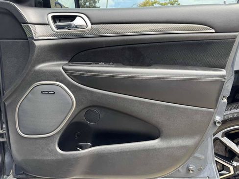 Used 2017 Jeep Grand Cherokee SRT AWD/4WD image 32