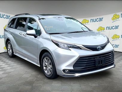 Used 2025 Toyota Sienna XLE