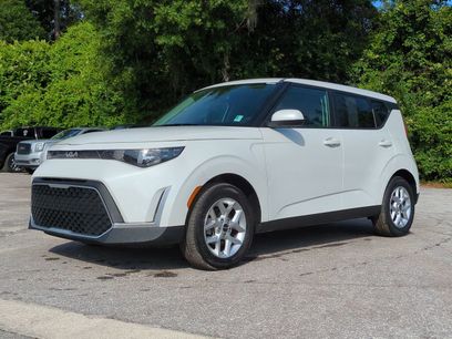 Used 2025 Kia Soul LX w/ LX Technology Package