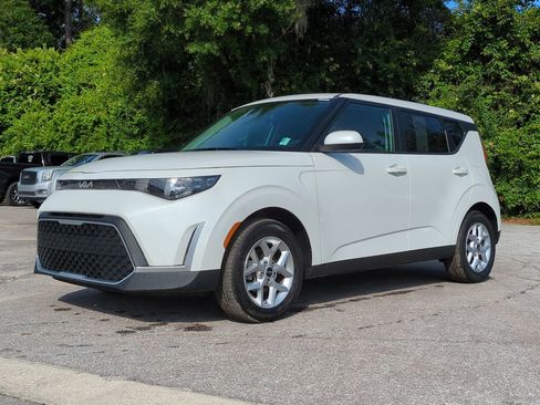 Used 2025 Kia Soul LX w/ LX Technology Package FWD image 1