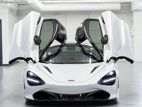 Used 2018 McLaren 720S image 11