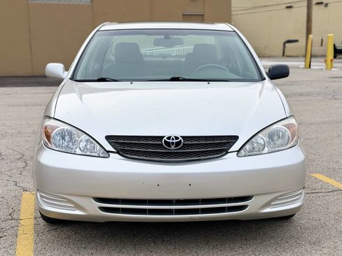 Used 2002 Toyota Camry XLE image 2