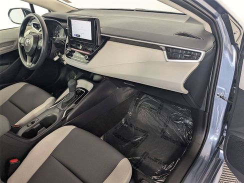 Used 2025 Toyota Corolla LE FWD image 30