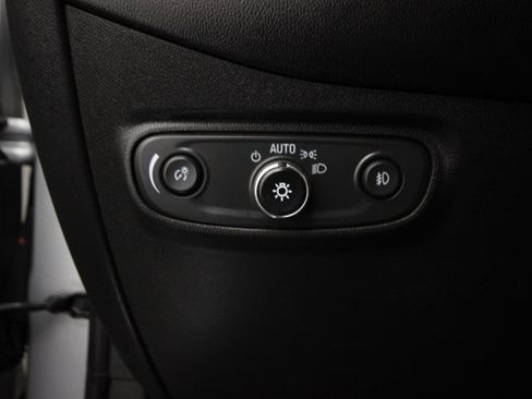 Used 2021 Chevrolet Equinox Premier image 17