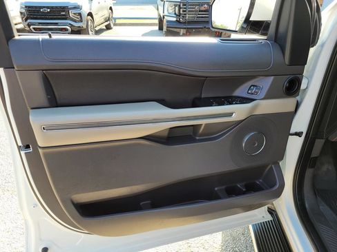Used 2020 Ford Expedition Max XLT w/ Equipment Group 202A RWD image 19