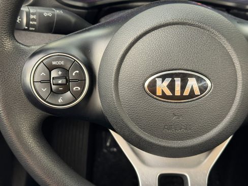 Used 2020 Kia Soul LX image 19