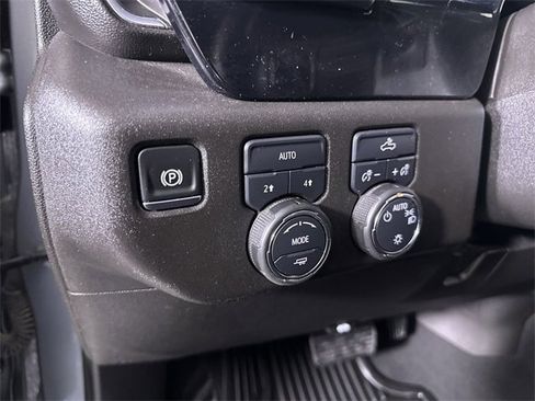 Used 2025 Chevrolet Silverado 1500 LT image 18