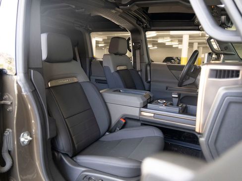 Used 2025 GMC Hummer EV 3X AWD/4WD image 26