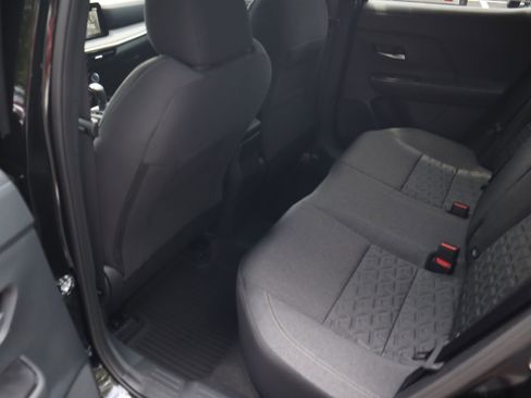 Used 2025 Nissan Kicks SV image 10