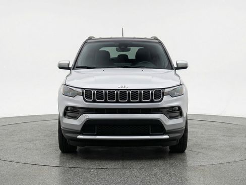 Used 2025 Jeep Compass Limited image 2