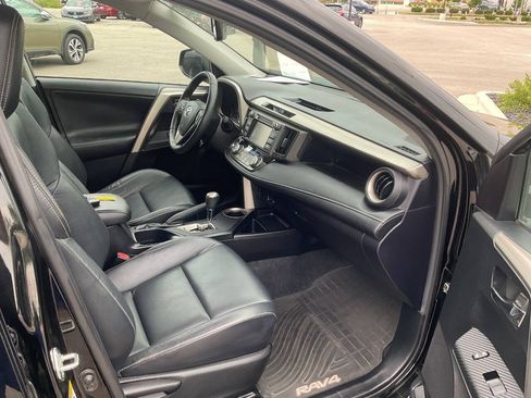 Used 2015 Toyota RAV4 Limited w/ Technology Package AWD/4WD image 41