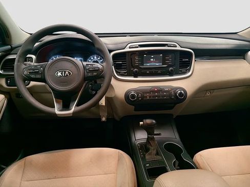 Used 2017 Kia Sorento LX image 23