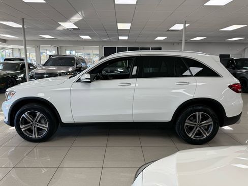 Used 2018 Mercedes-Benz GLC 300 4MATIC image 3
