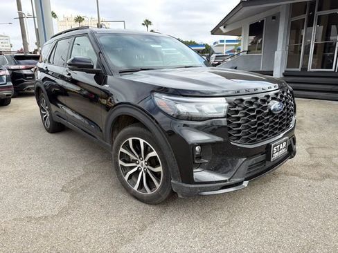 Certified 2025 Ford Explorer ST-Line AWD/4WD image 1