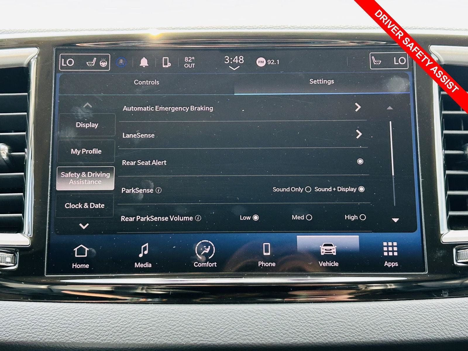 Used 2023 Chrysler Pacifica Touring-L FWD image 7