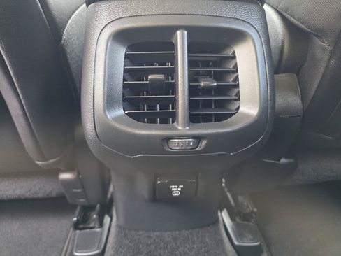 Used 2015 Jeep Cherokee Limited w/ Luxury Group FWD image 19