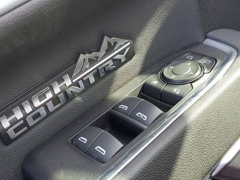 Used 2025 Chevrolet Silverado 1500 High Country image 23