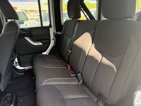 Used 2014 Jeep Wrangler Unlimited Rubicon w/ Dual Top Group AWD/4WD image 15
