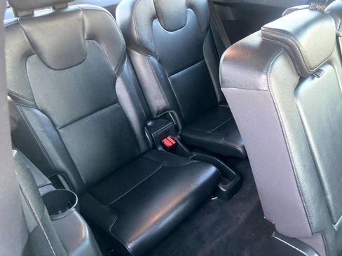 Used 2022 Volvo XC90 T6 Momentum w/ Climate Package image 20