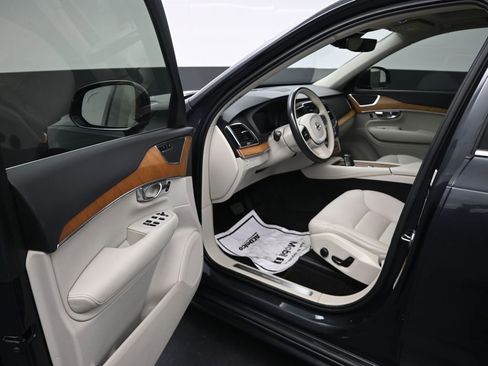 Used 2021 Volvo XC90 T8 Inscription Expression w/ Protection Package Premier image 10