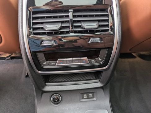 New 2027 BMW X7 xDrive40i w/ M Sport Package AWD/4WD image 16