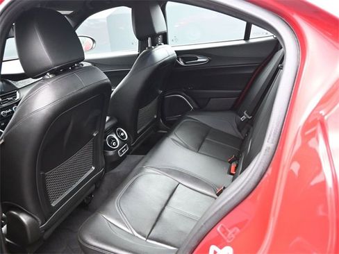 Used 2022 Alfa Romeo Giulia Sprint image 12
