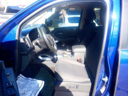 Used 2023 Nissan Frontier SV w/ SV Convenience Package image 7