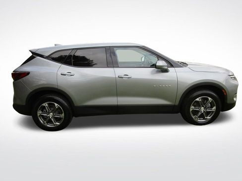 Used 2023 Chevrolet Blazer LT image 6
