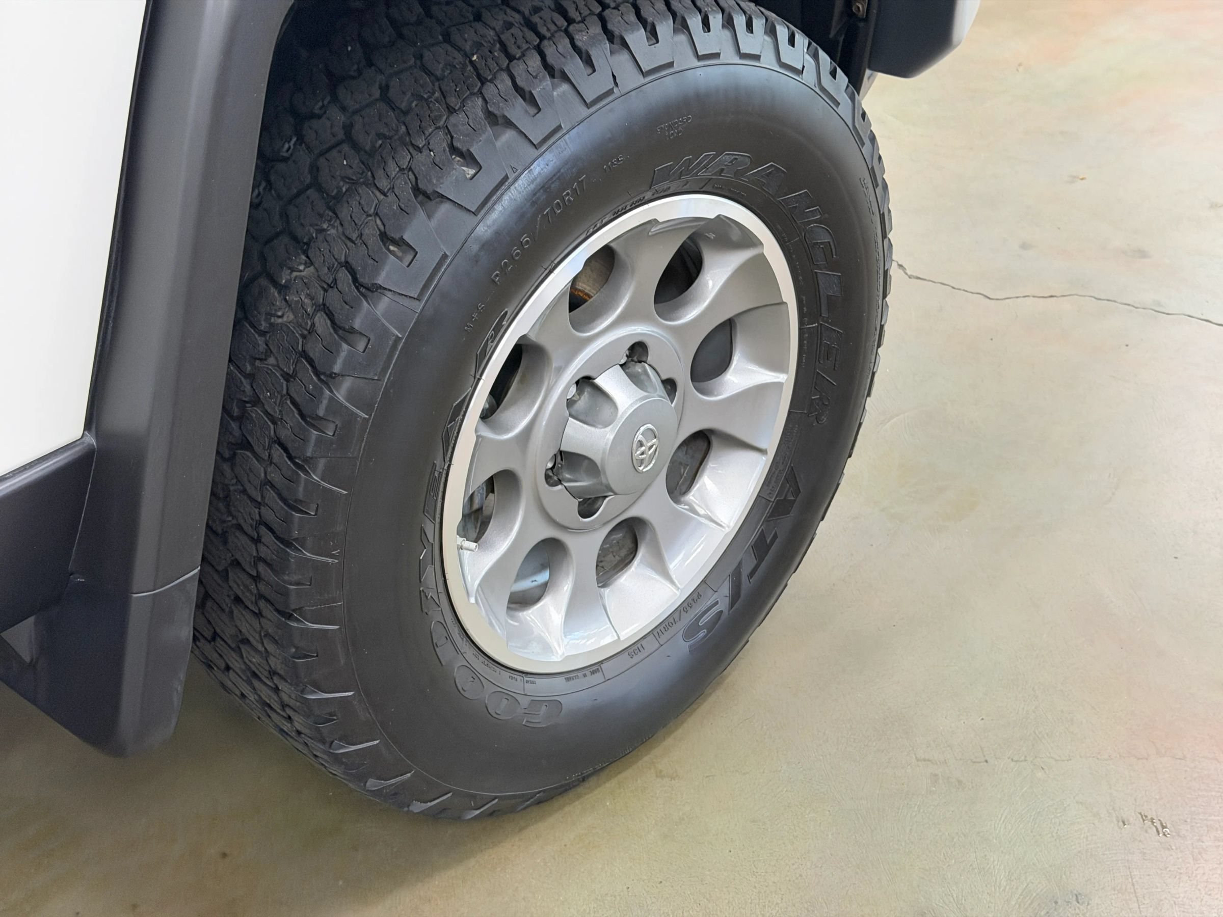 Used 2013 Toyota FJ Cruiser 4WD w/ Convenience Pkg image 9