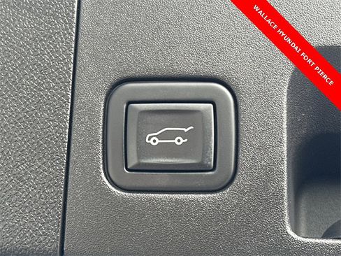 Used 2023 Cadillac XT4 Luxury image 11