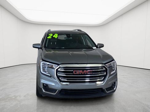 Used 2024 GMC Terrain SLT FWD image 2