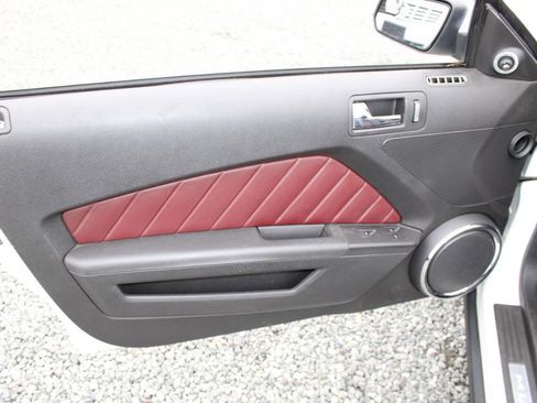 Used 2012 Ford Mustang Premium image 27