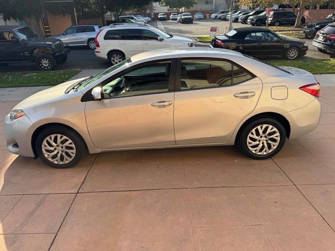 Used 2019 Toyota Corolla LE w/ Carpet Mat Package (TMS) image 4
