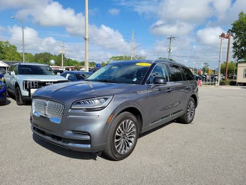Used 2024 Lincoln Aviator Reserve AWD/4WD image 4