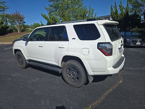 Used 2021 Toyota 4Runner SR5 Premium w/ Moonroof Package AWD/4WD image 4