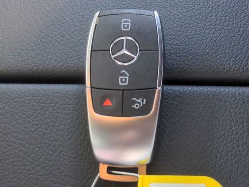 Certified 2021 Mercedes-Benz GLA 250 4MATIC image 27