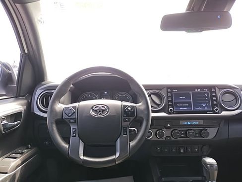 Used 2021 Toyota Tacoma TRD Sport w/ Technology Package image 27