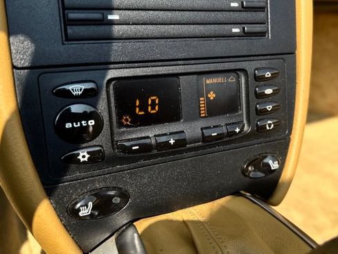 Used 2001 Porsche 911 Carrera RWD image 27