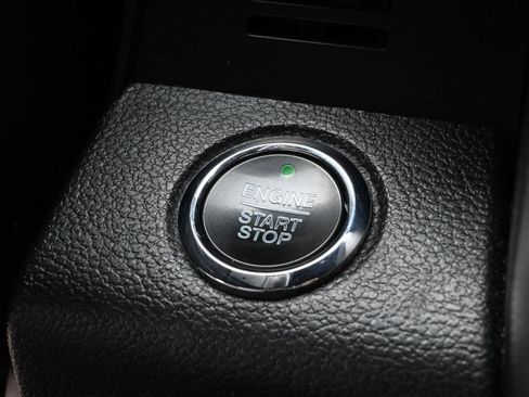 Used 2020 Ford Expedition XLT w/ Equipment Group 202A AWD/4WD image 16