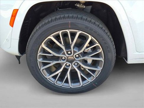 New 2026 Jeep Grand Cherokee L Summit AWD/4WD image 10