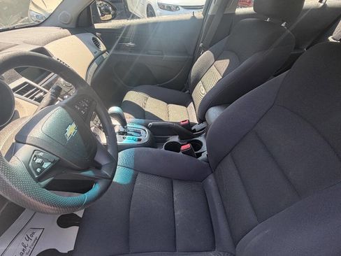 Used 2016 Chevrolet Cruze LT FWD image 20