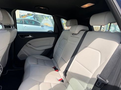 Used 2017 Mercedes-Benz B 250e image 15