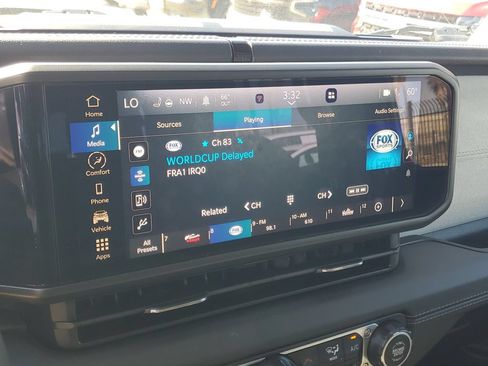 Used 2024 Jeep Wrangler Unlimited Sahara AWD/4WD image 30
