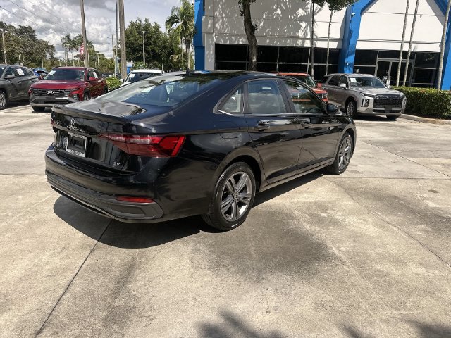 Used 2024 Volkswagen Jetta SE FWD image 38