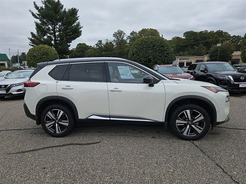 Certified 2021 Nissan Rogue Platinum image 7