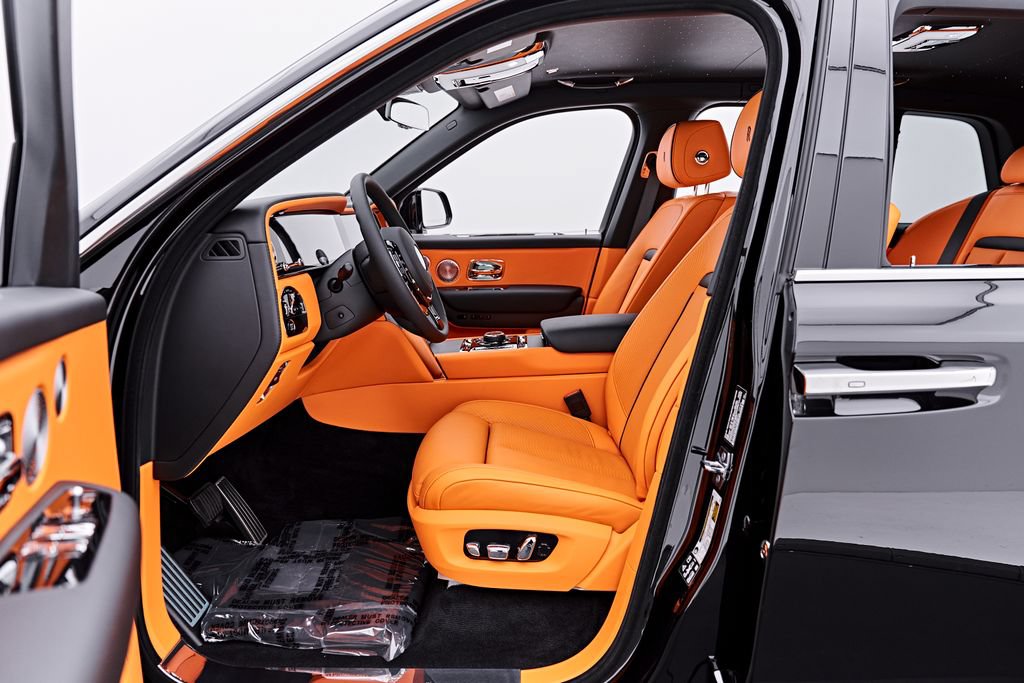 Used 2026 Rolls-Royce Cullinan w/ Cullinan Package AWD/4WD image 43