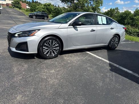 Used 2024 Nissan Altima 2.5 SV FWD image 30