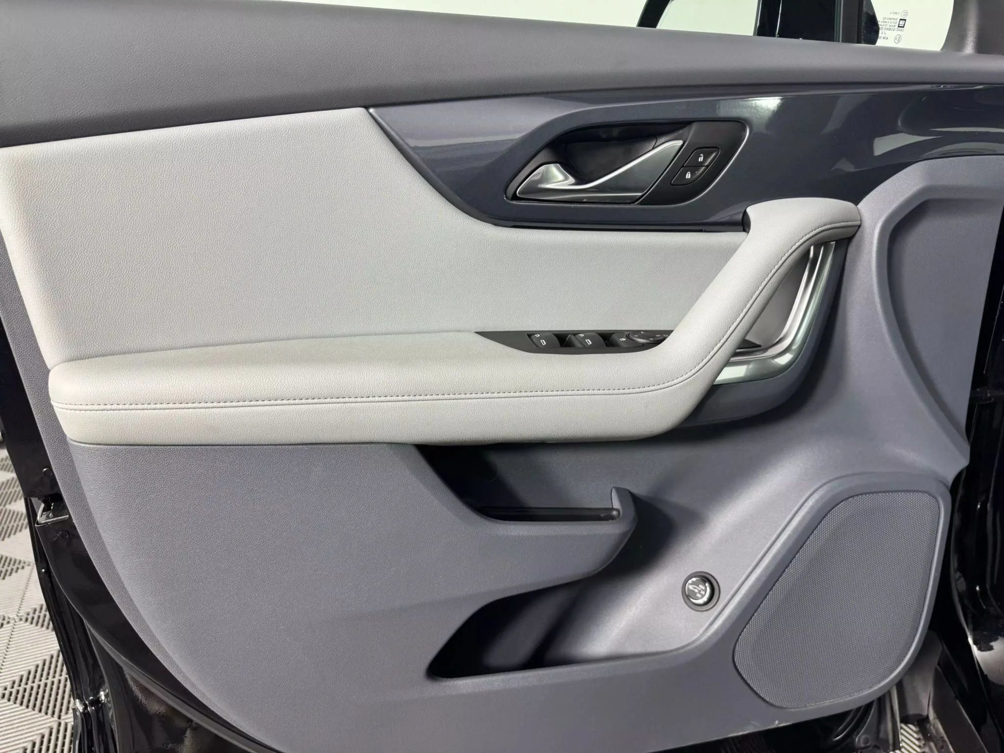 Used 2020 Chevrolet Blazer LT FWD image 37