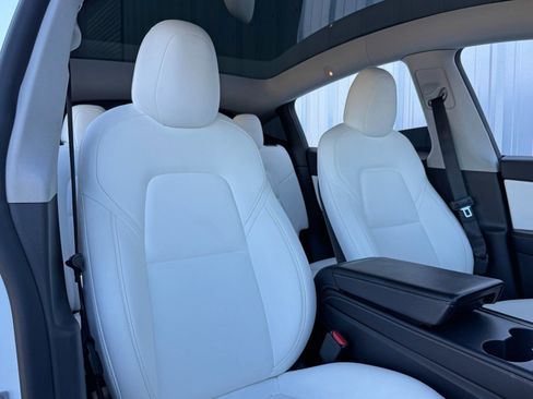 Used 2021 Tesla Model Y Performance image 38