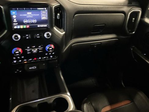 Used 2020 GMC Sierra 2500 AT4 w/ AT4 Premium Package AWD/4WD image 5
